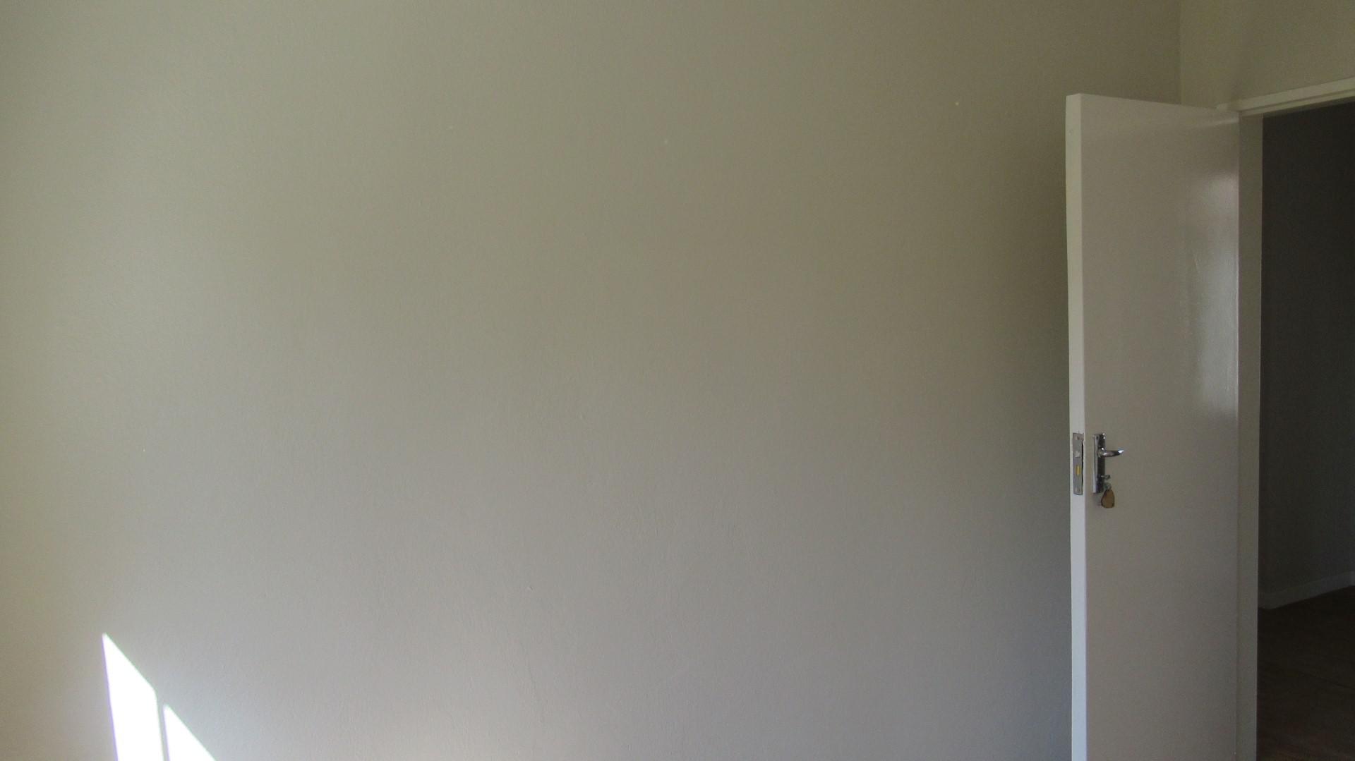 Bed Room 1 - 13 square meters of property in Spruitview