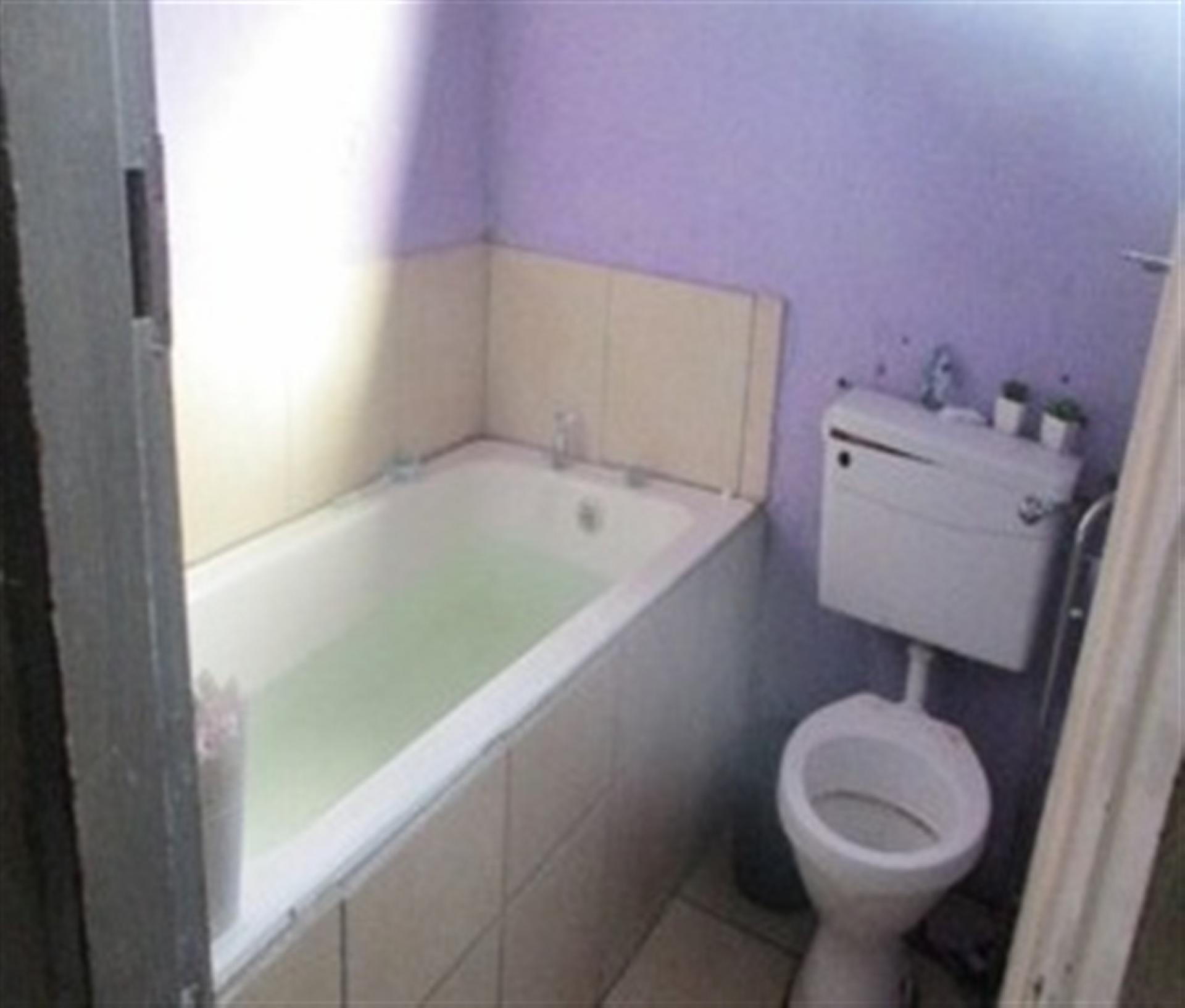 Bathroom 1 of property in Rosedale