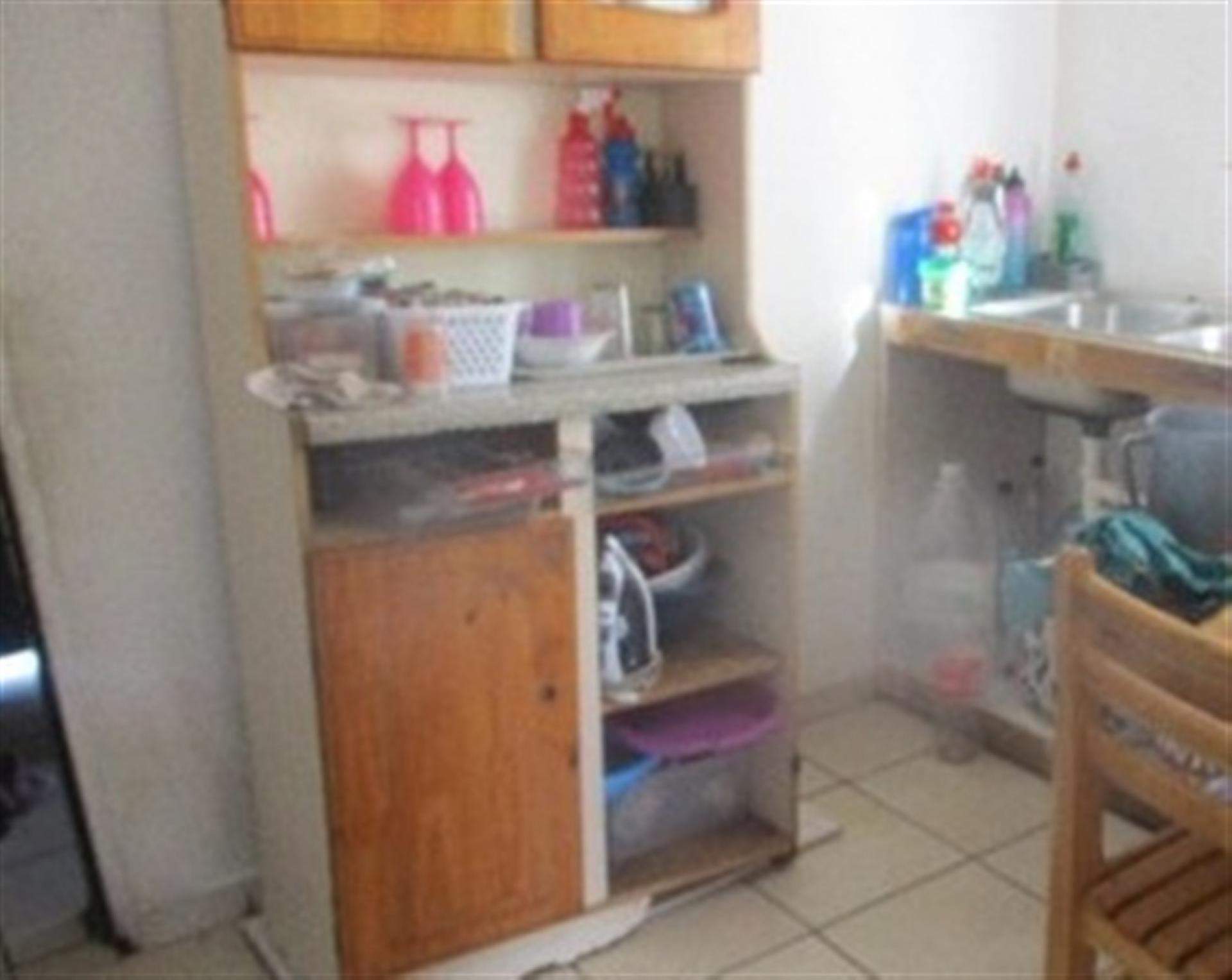 Kitchen of property in Rosedale