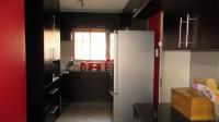 Kitchen - 15 square meters of property in The Reeds