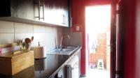 Kitchen - 15 square meters of property in The Reeds