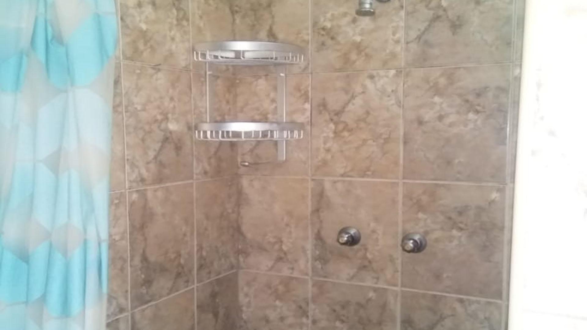 Bathroom 1 - 7 square meters of property in Benoni