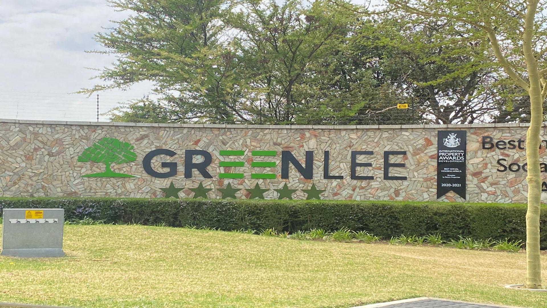 Front View of property in Glen Erasmia Boulevard