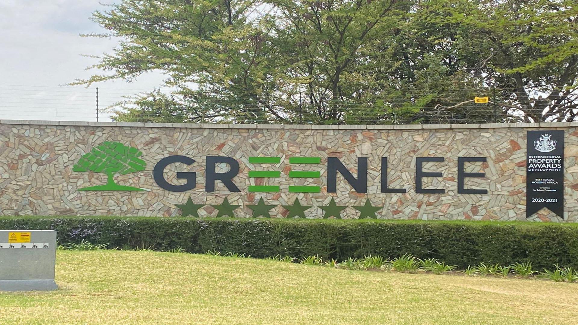 Front View of property in Glen Erasmia Boulevard
