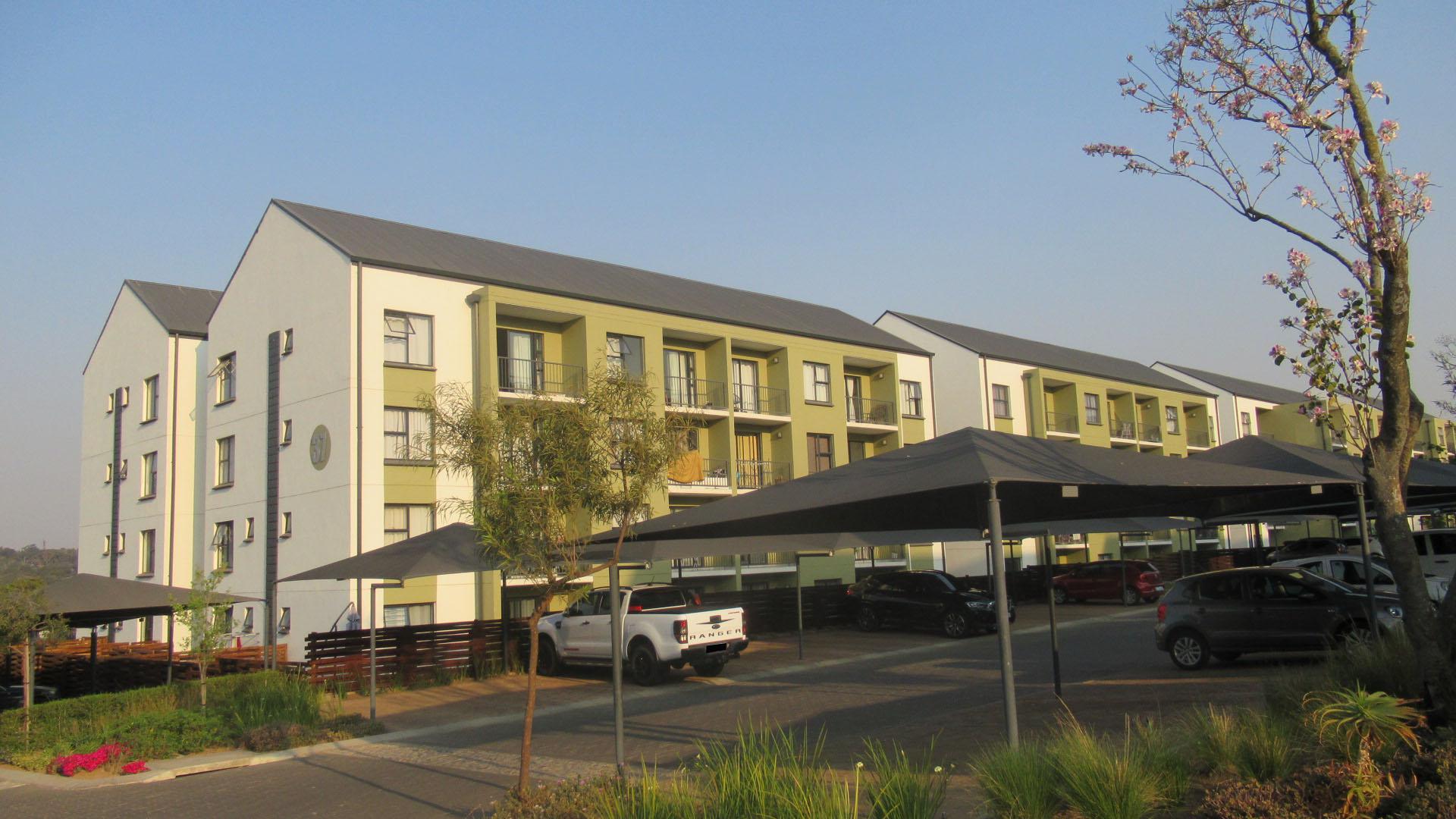 Front View of property in Glen Erasmia Boulevard