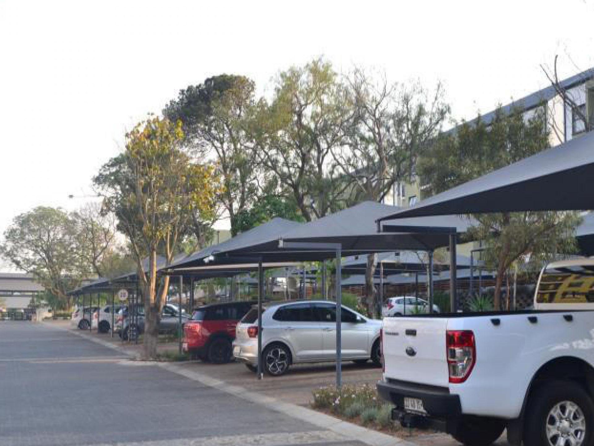 Front View of property in Glen Erasmia Boulevard