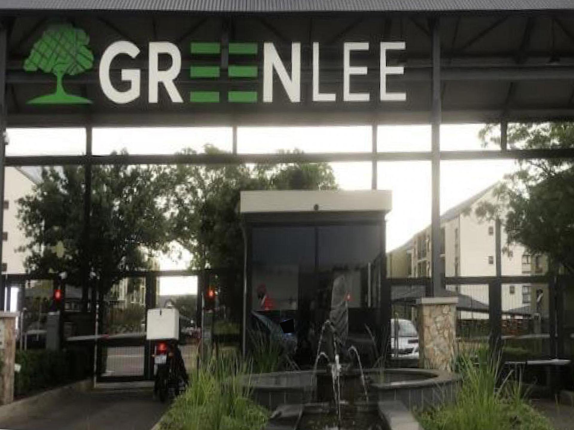 Front View of property in Glen Erasmia Boulevard
