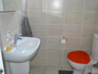 Bathroom 1 - 5 square meters of property in Glen Erasmia Boulevard