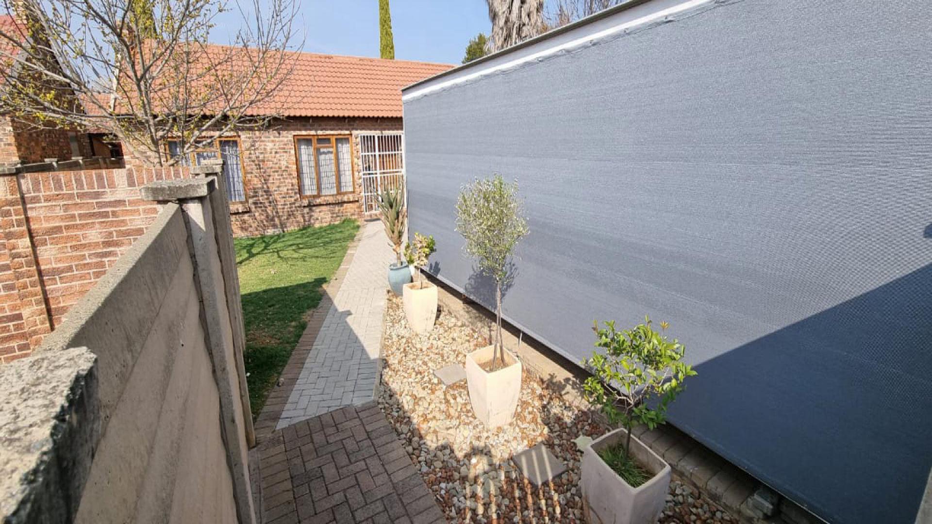 Backyard of property in Langenhoven Park