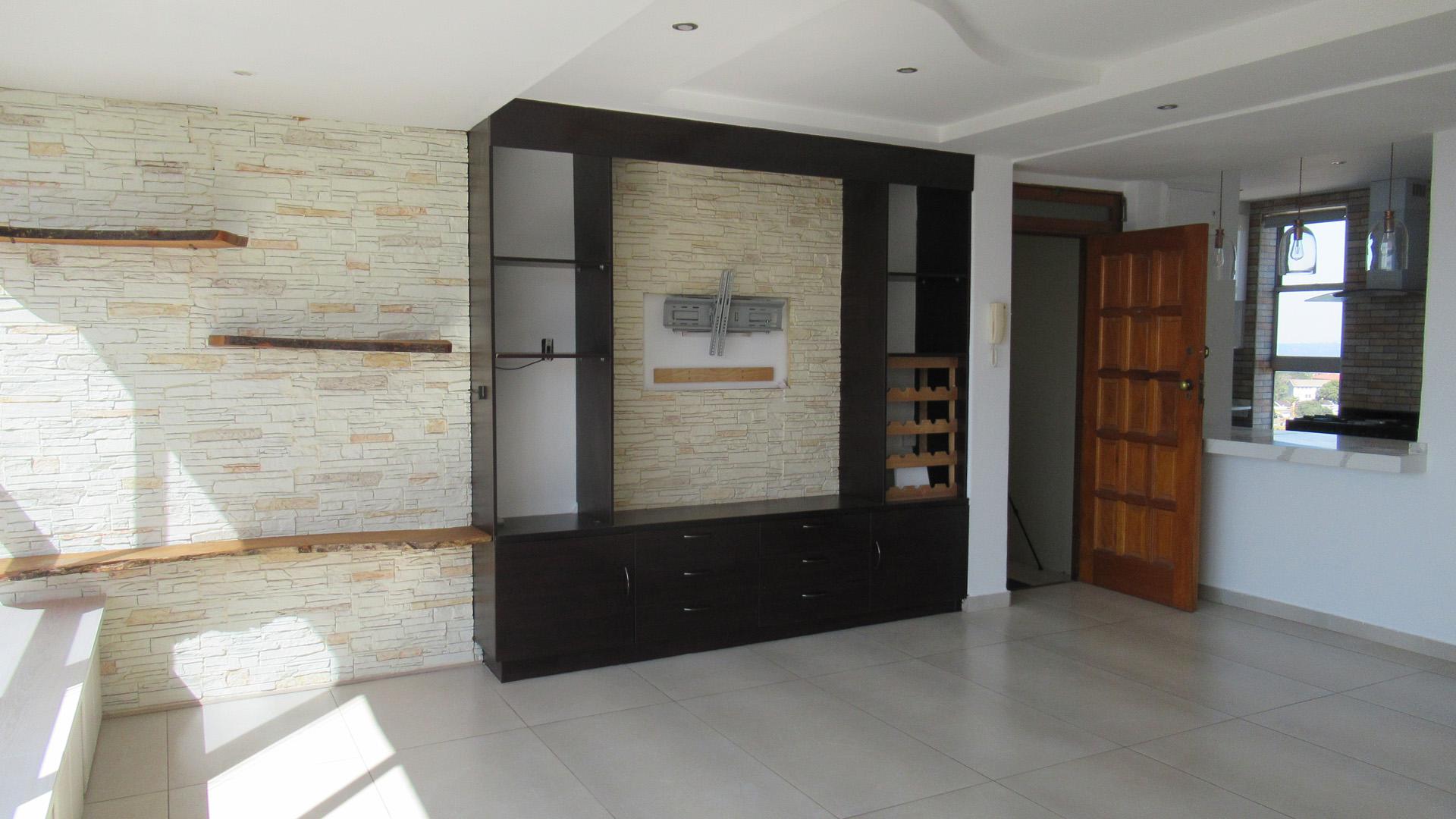 Lounges - 33 square meters of property in Berea - DBN