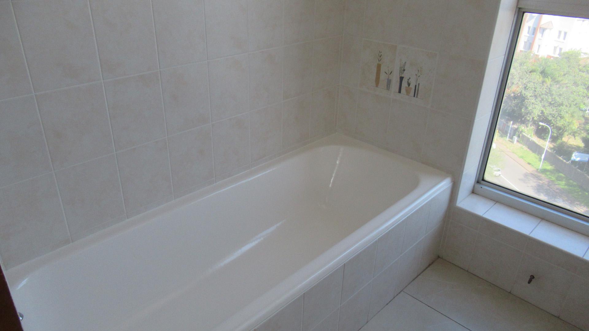 Main Bathroom - 7 square meters of property in Berea - DBN