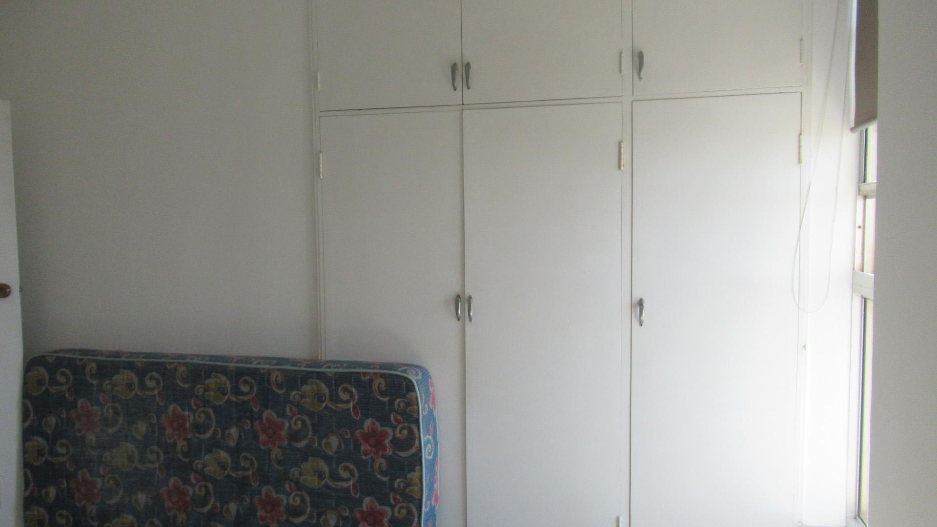 Bed Room 1 - 16 square meters of property in Berea - DBN