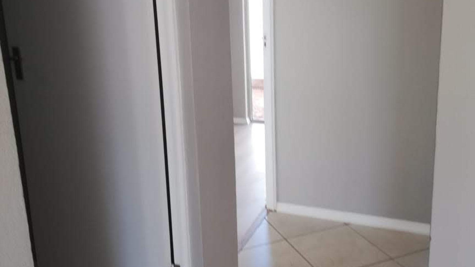 Spaces - 10 square meters of property in The Orchards