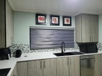 Kitchen - 13 square meters of property in Bonaero Park