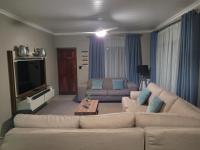 Lounges - 19 square meters of property in Bonaero Park