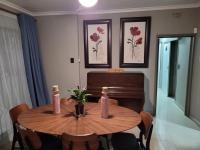 Dining Room - 19 square meters of property in Bonaero Park