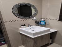 Bathroom 1 - 4 square meters of property in Bonaero Park