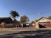 Front View of property in Glen Marais