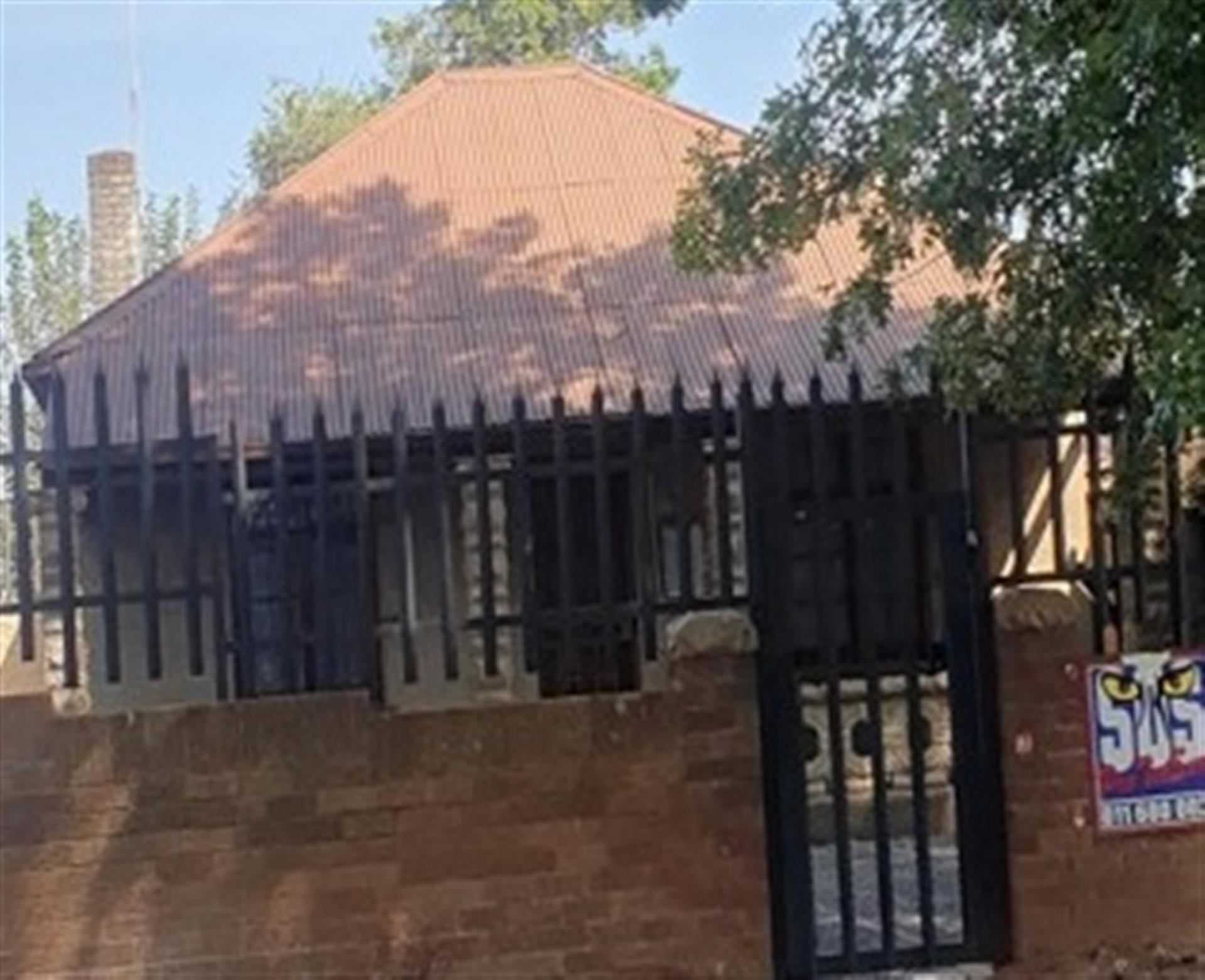 Front View of property in Regents Park