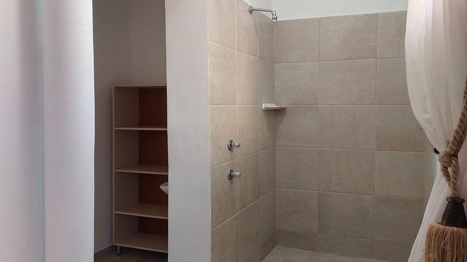 Bathroom 2 - 7 square meters of property in Jeffrey's Bay