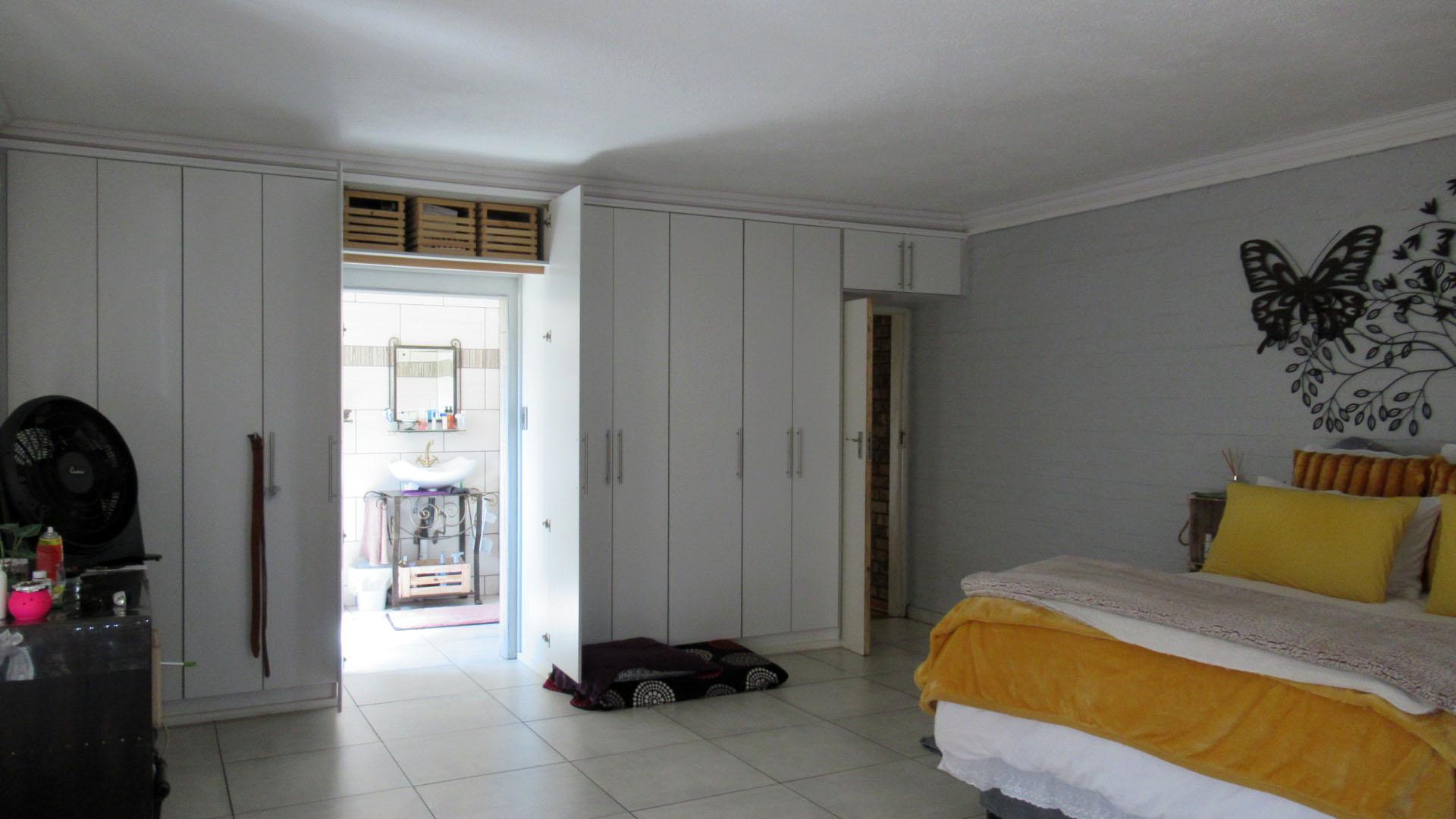 Bed Room 1 - 36 square meters of property in Middelburg - MP