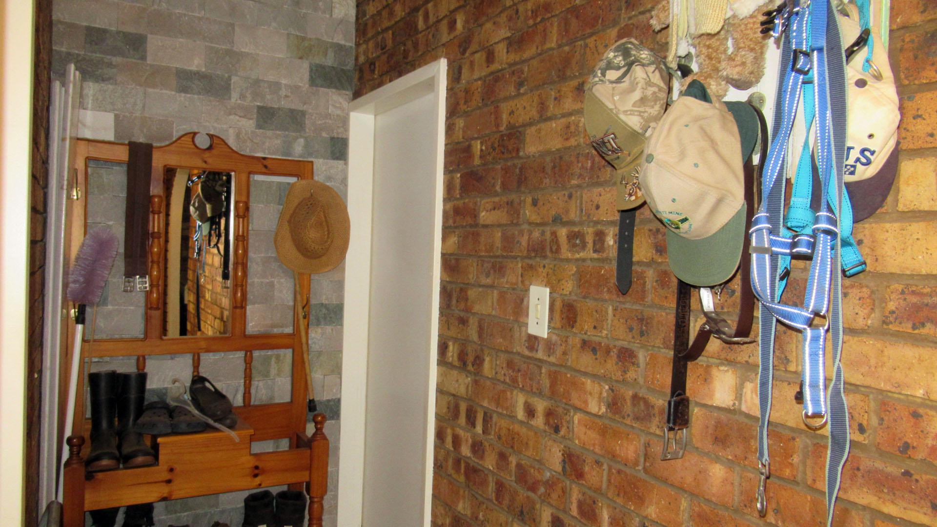 Spaces - 67 square meters of property in Middelburg - MP