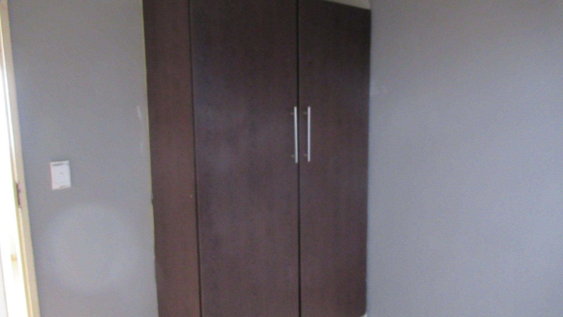 Bed Room 1 - 25 square meters of property in Protea Glen