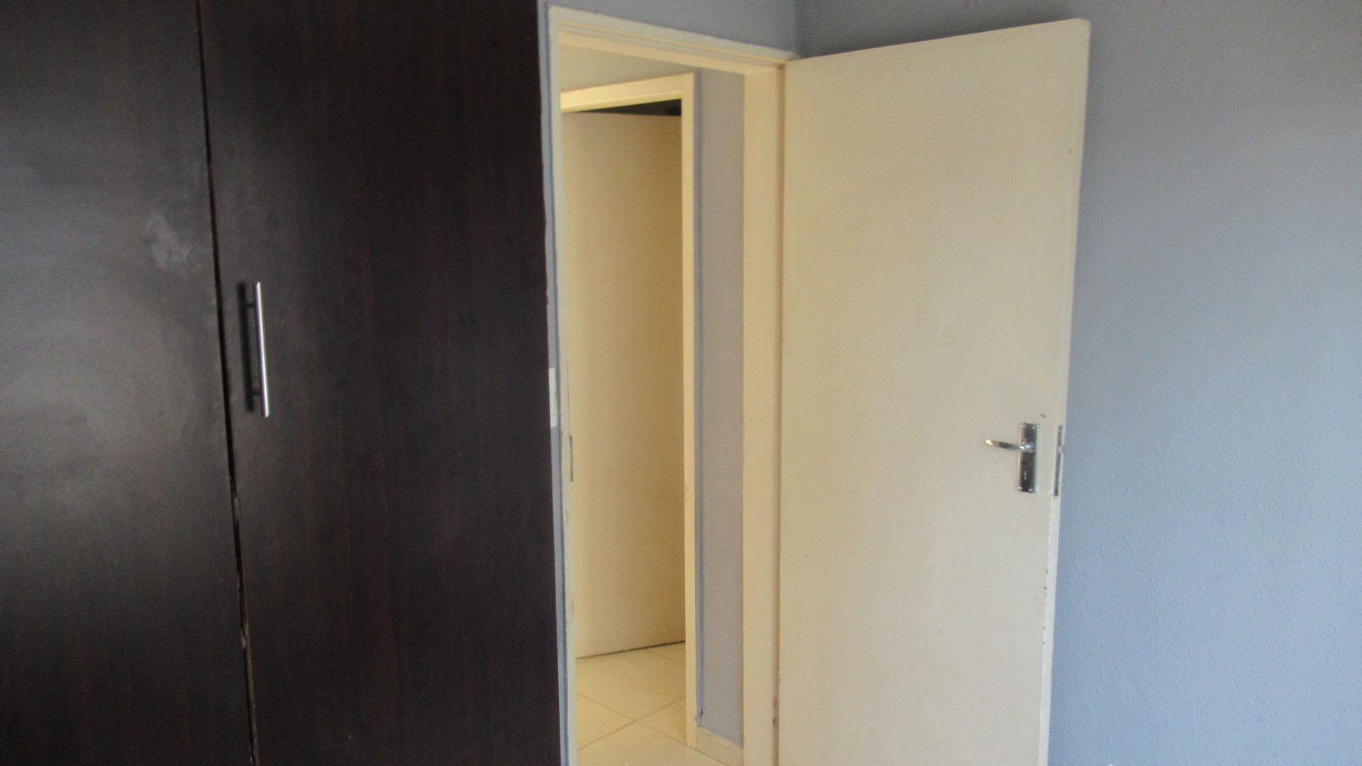 Bed Room 2 - 24 square meters of property in Protea Glen