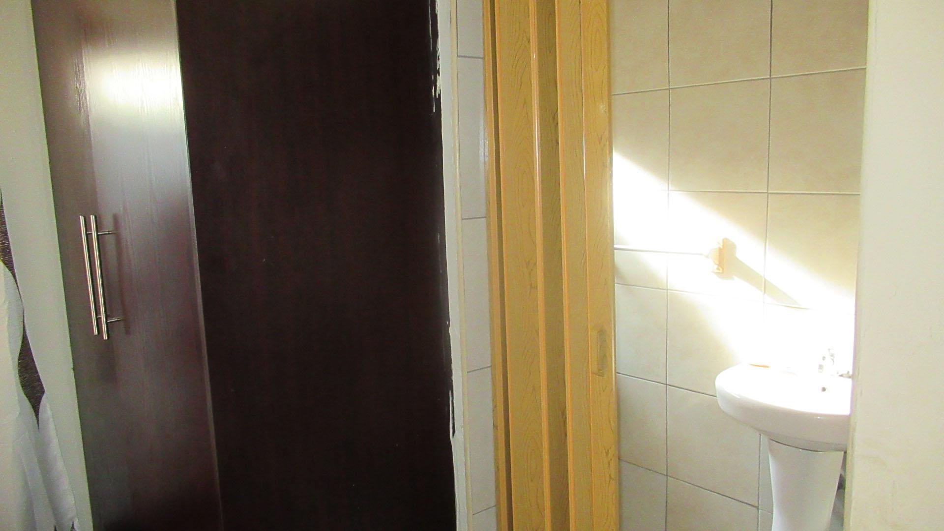 Bed Room 2 - 24 square meters of property in Protea Glen