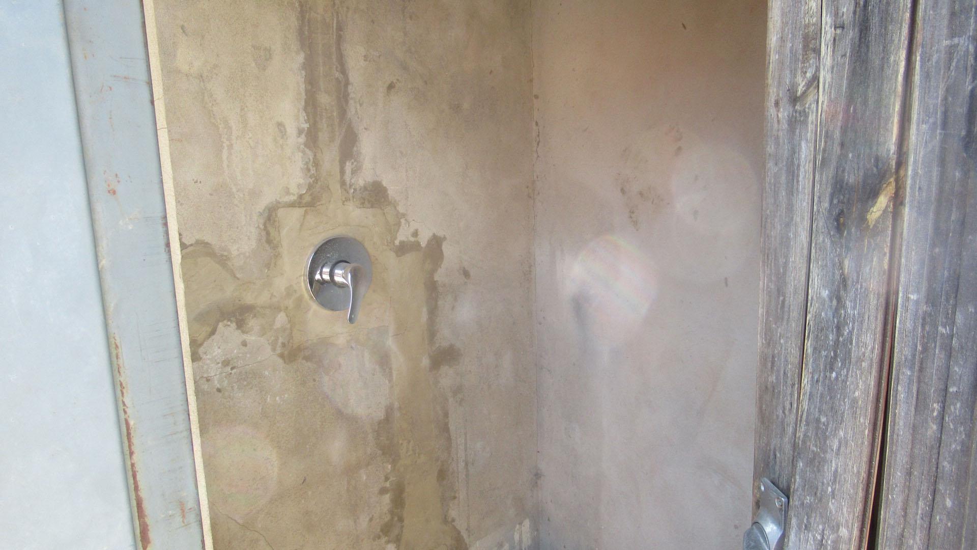 Staff Bathroom - 2 square meters of property in Protea Glen