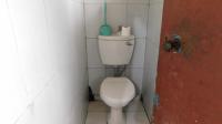 Guest Toilet - 2 square meters of property in Montford