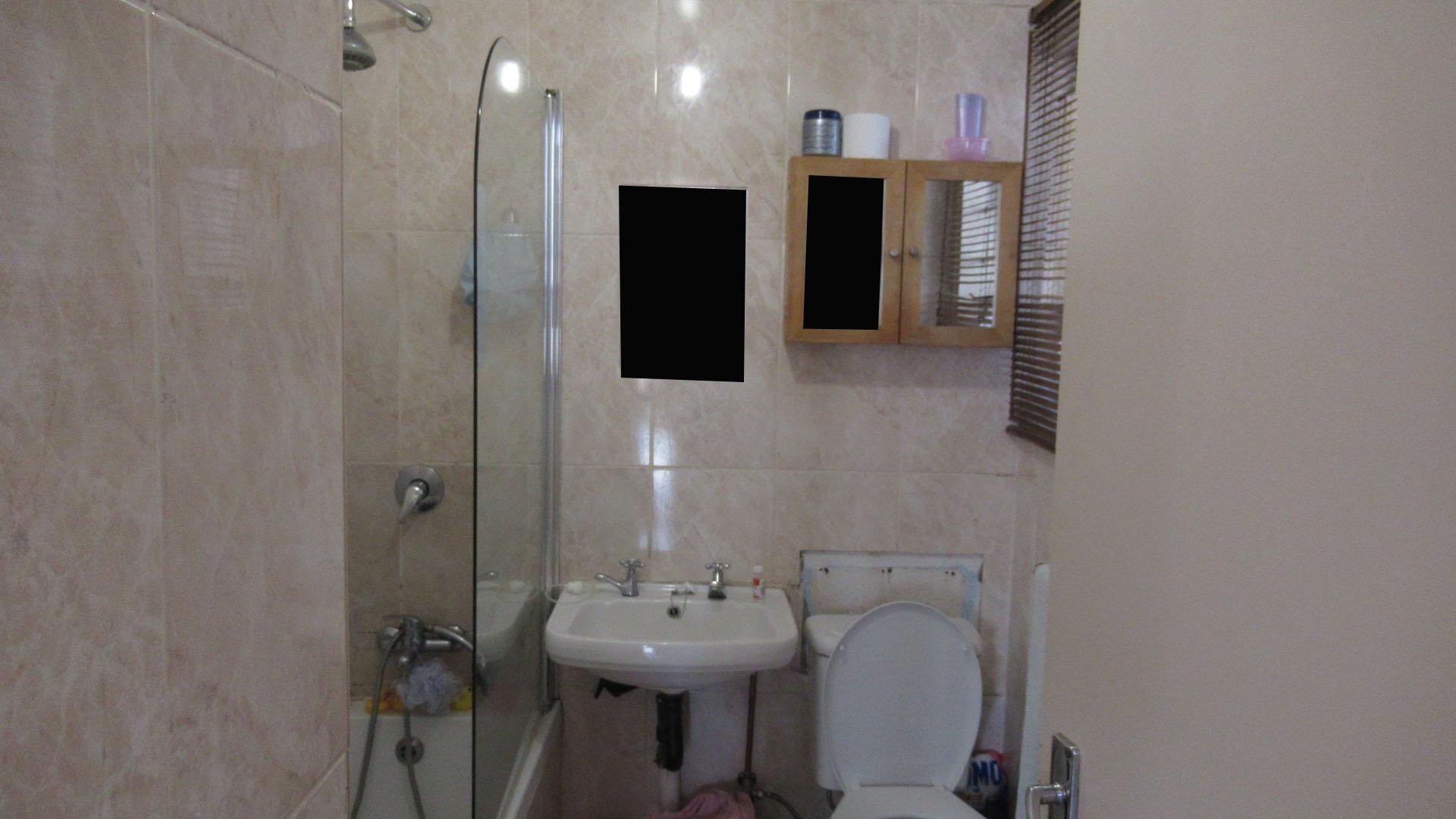 Bathroom 1 - 4 square meters of property in Ridgeway