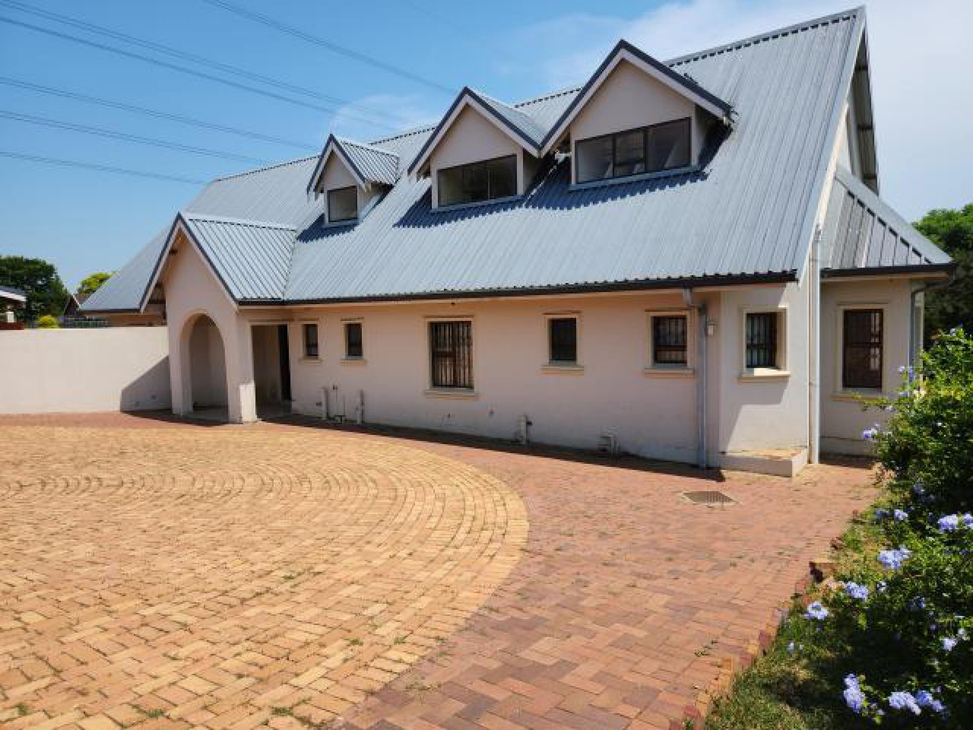 Front View of property in Hayfields