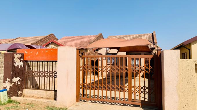 2 Bedroom House for Sale For Sale in Soshanguve - MR528667