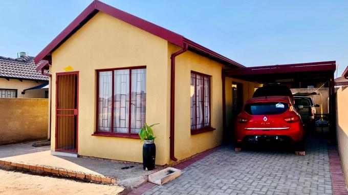 3 Bedroom House for Sale For Sale in Soshanguve East - MR528670