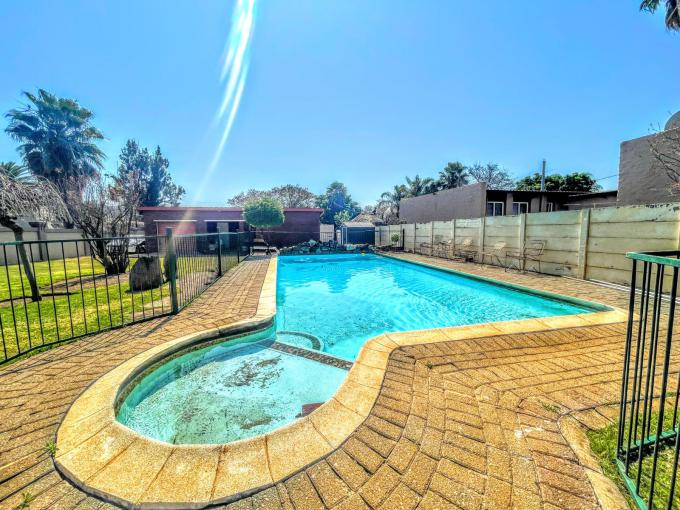 3 Bedroom House for Sale For Sale in East Lynne MR528834