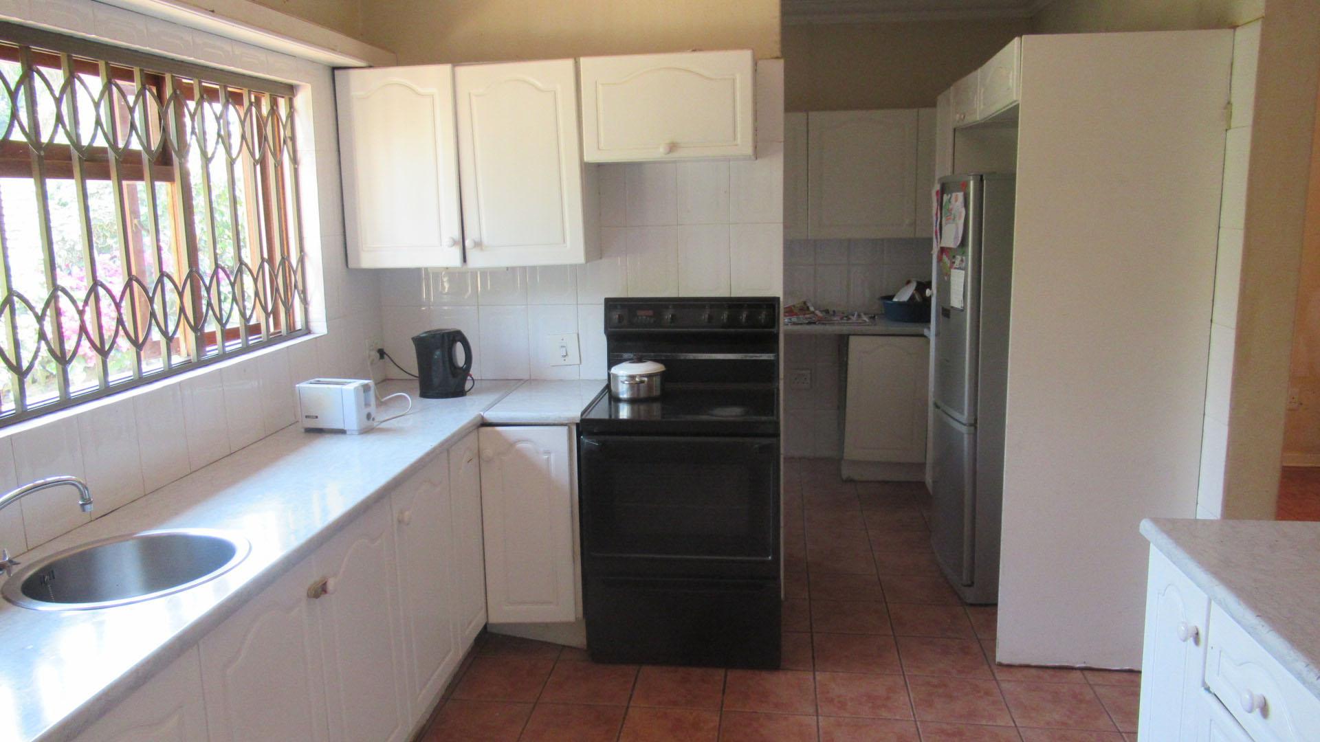 Kitchen - 19 square meters of property in Linden