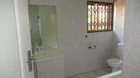 Bathroom 1 - 13 square meters of property in Linden