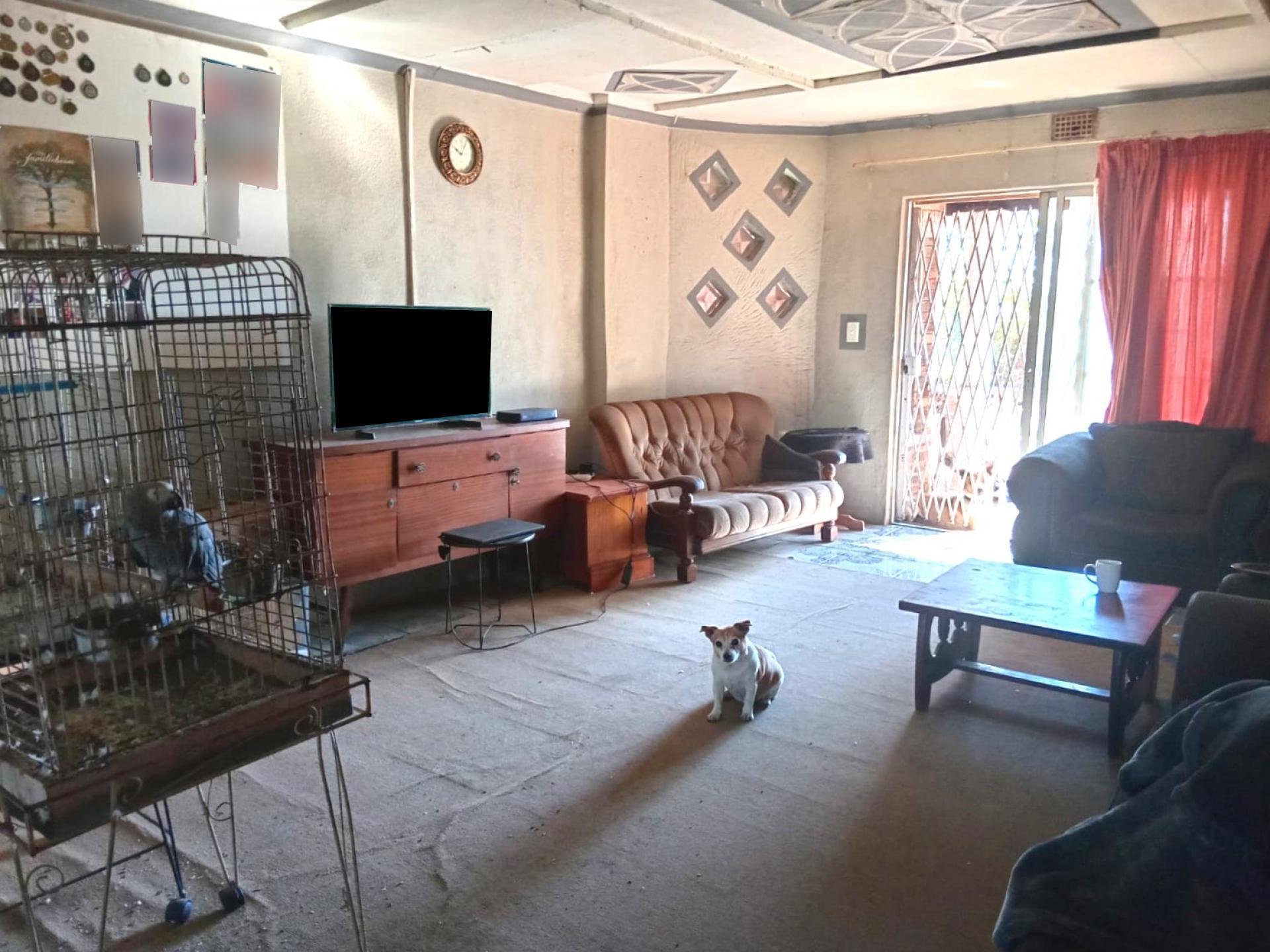 Lounges of property in New Bethal East