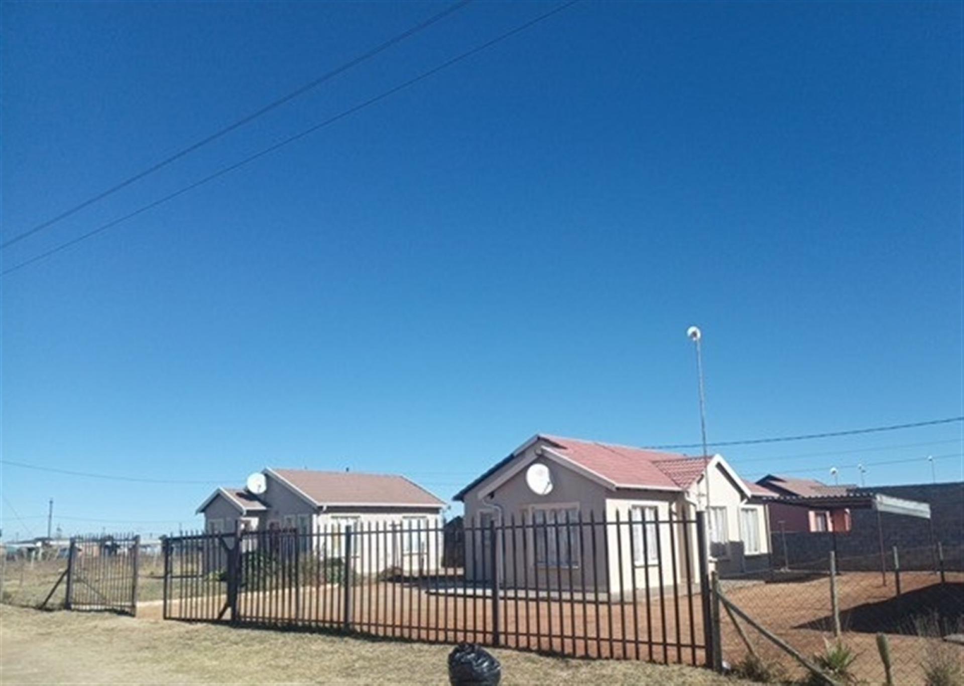 Front View of property in Zamdela