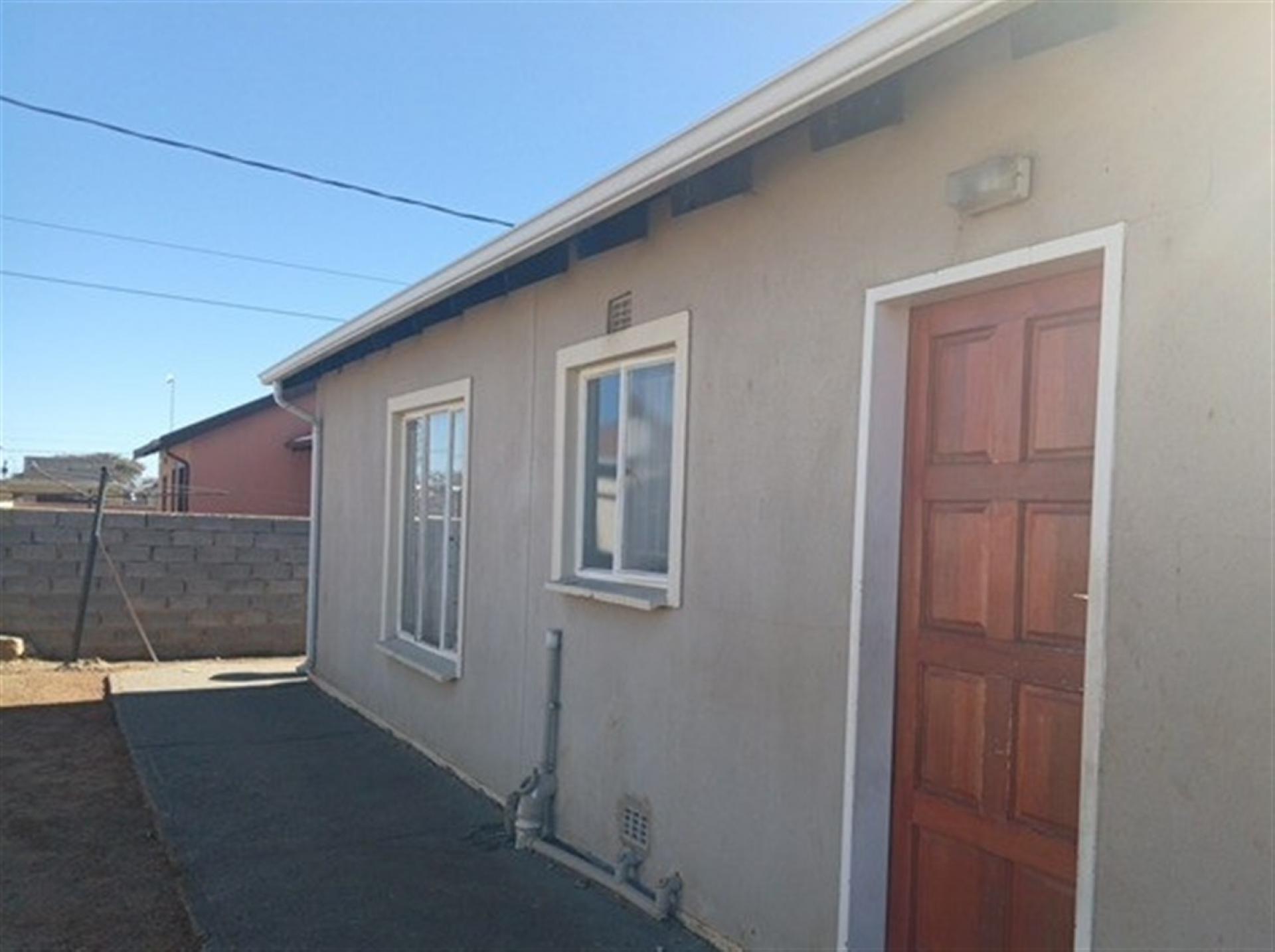 Front View of property in Zamdela