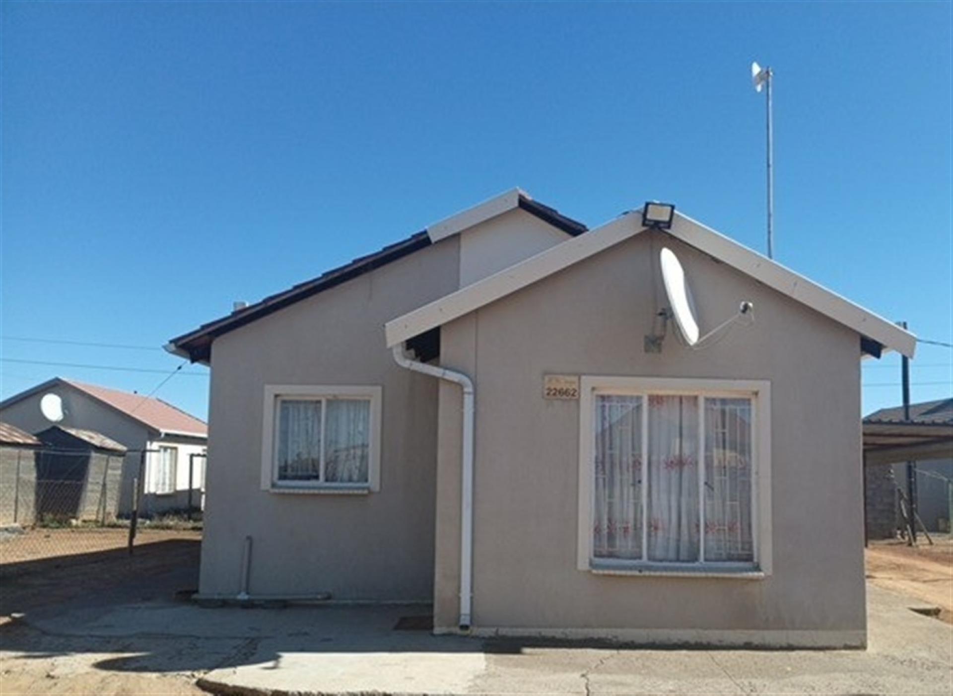 Front View of property in Zamdela