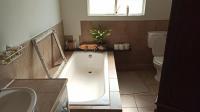 Bathroom 1 - 7 square meters of property in Malmesbury