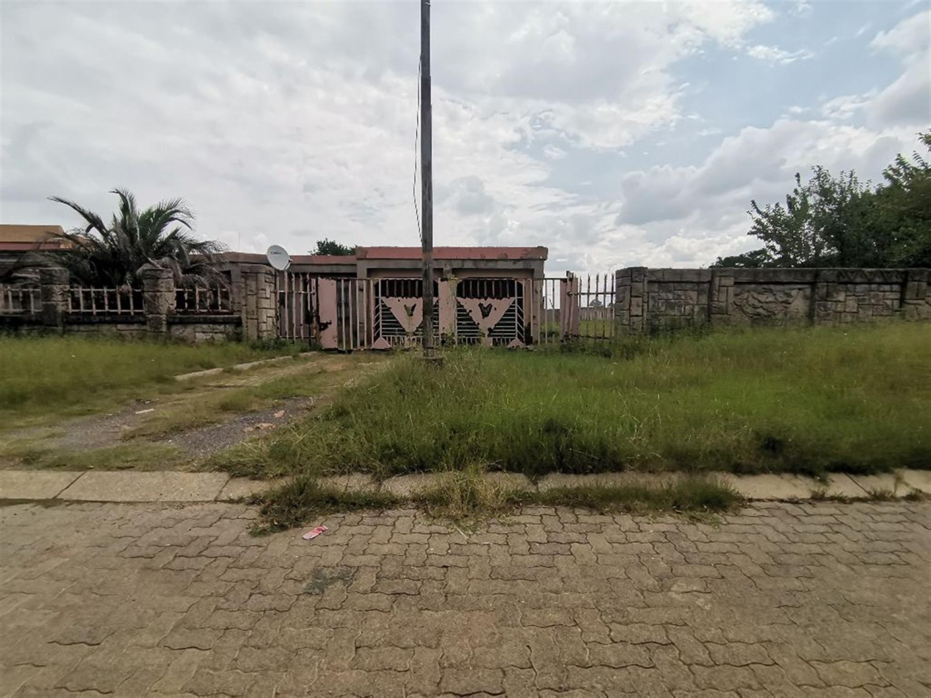 Front View of property in Jameson Park