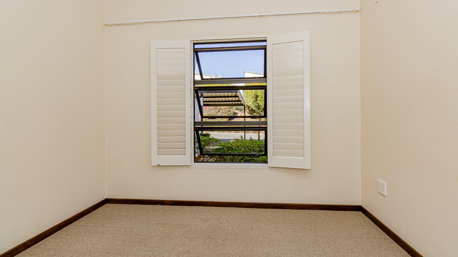 Bed Room 1 of property in Zandspruit