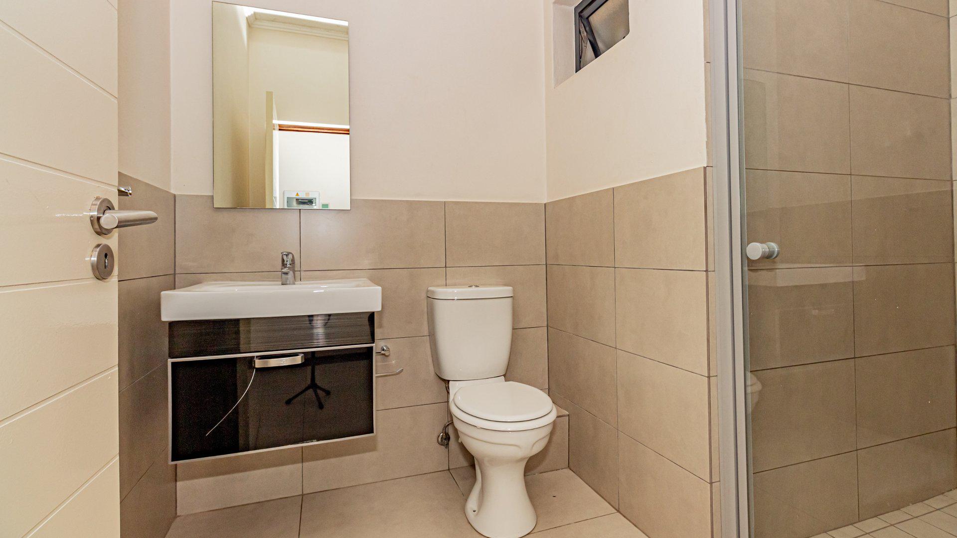 Bathroom 1 of property in Zandspruit