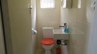 Guest Toilet - 2 square meters of property in Bulwer (Dbn)
