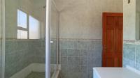 Bathroom 1 - 8 square meters of property in Eldo View