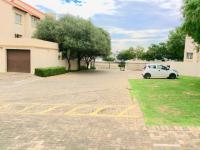 Front View of property in Country View