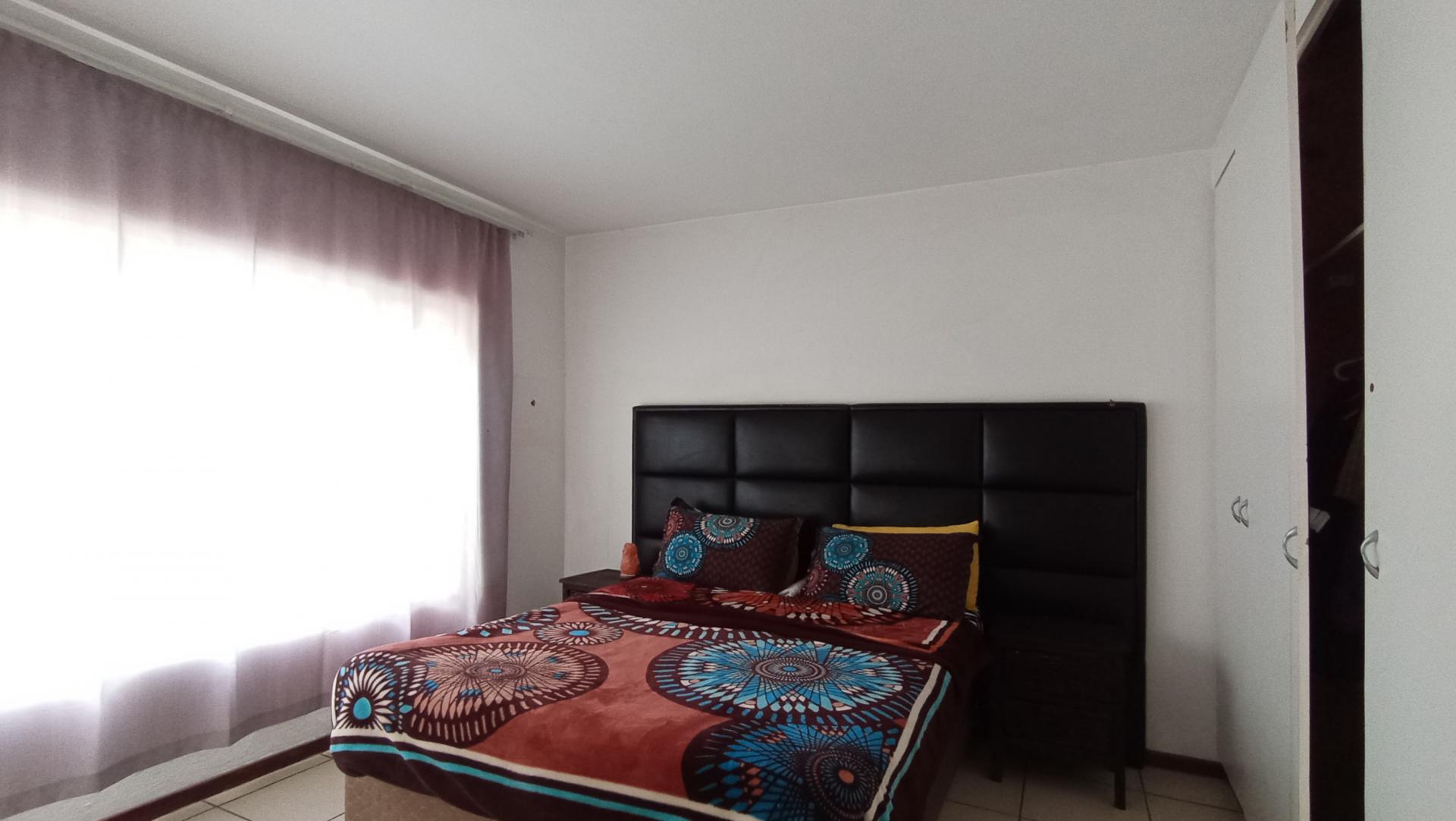 Bed Room 1 - 16 square meters of property in Rosettenville